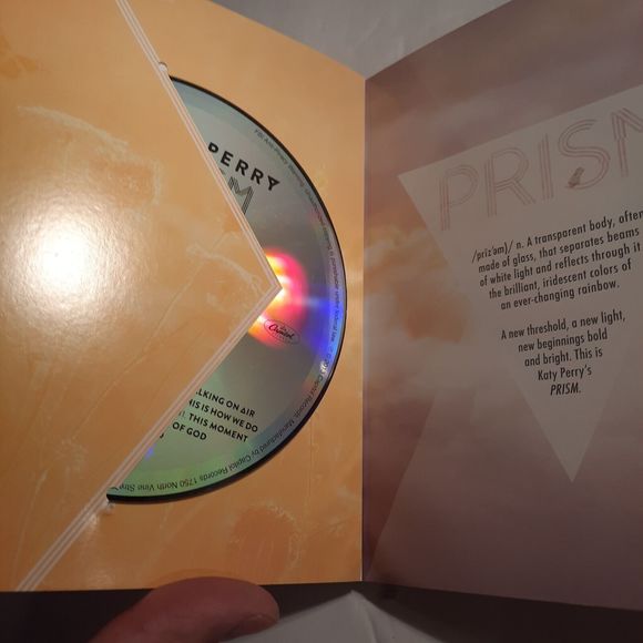 Katy Perry Prism 'ZinePak Deluxe Edition - Very Good Condition - Picture 6 of 6